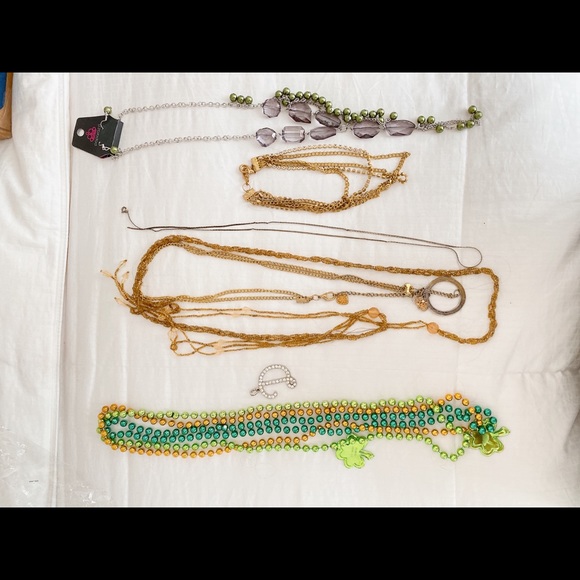 Bundle of long oversized necklace lot - Picture 4 of 8